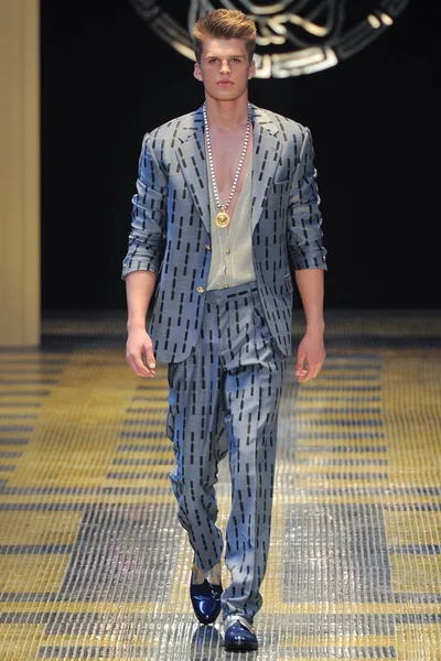 Look 45